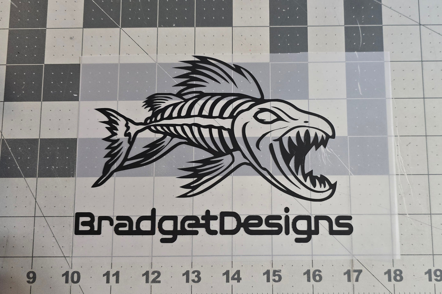 7" Decal in Black