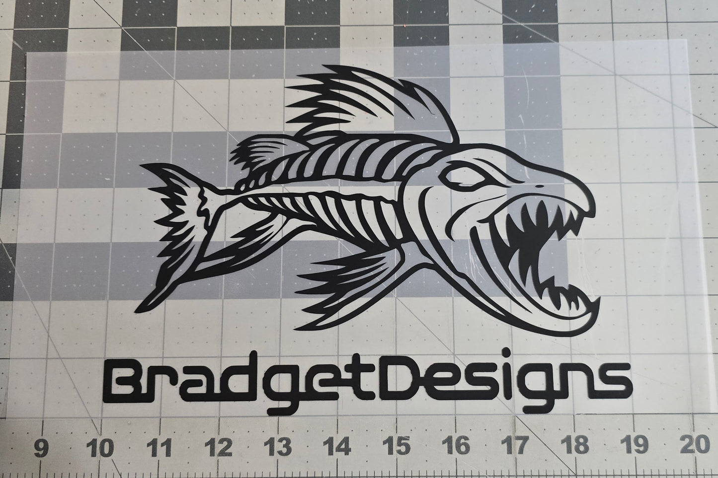 9" Decal in Black