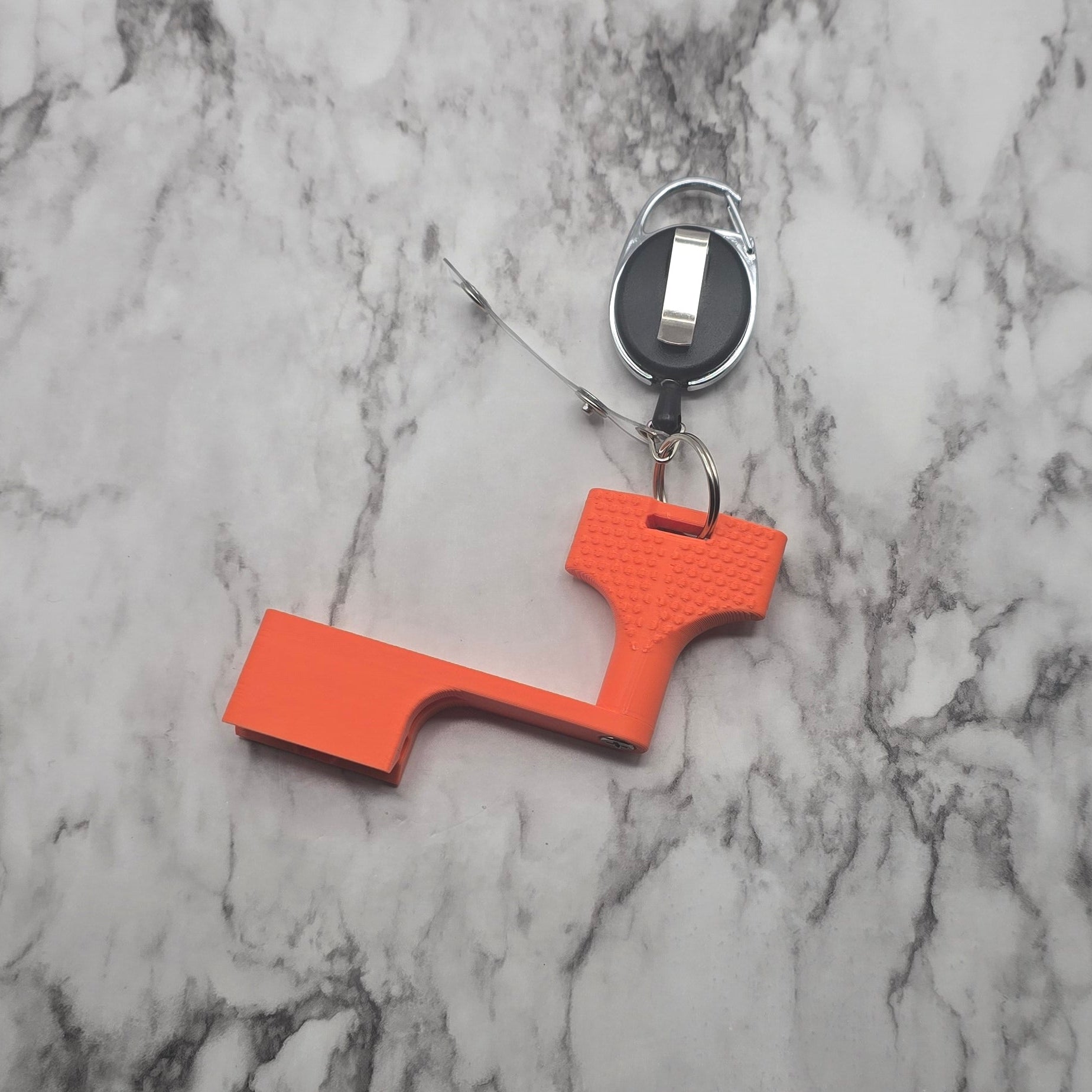 Photo of tether attached with split ring