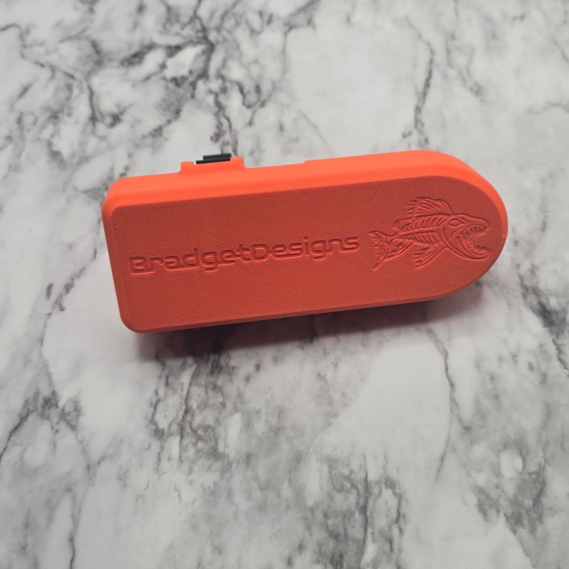 Photo of bottom of cover