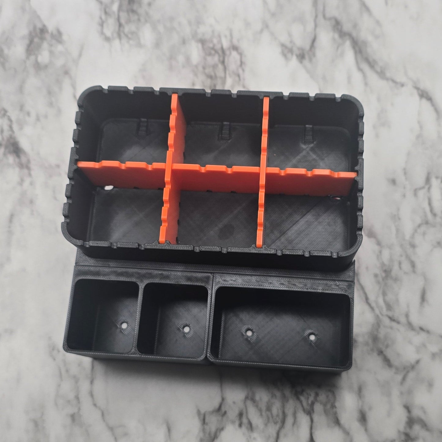 Top view of tray and pockets