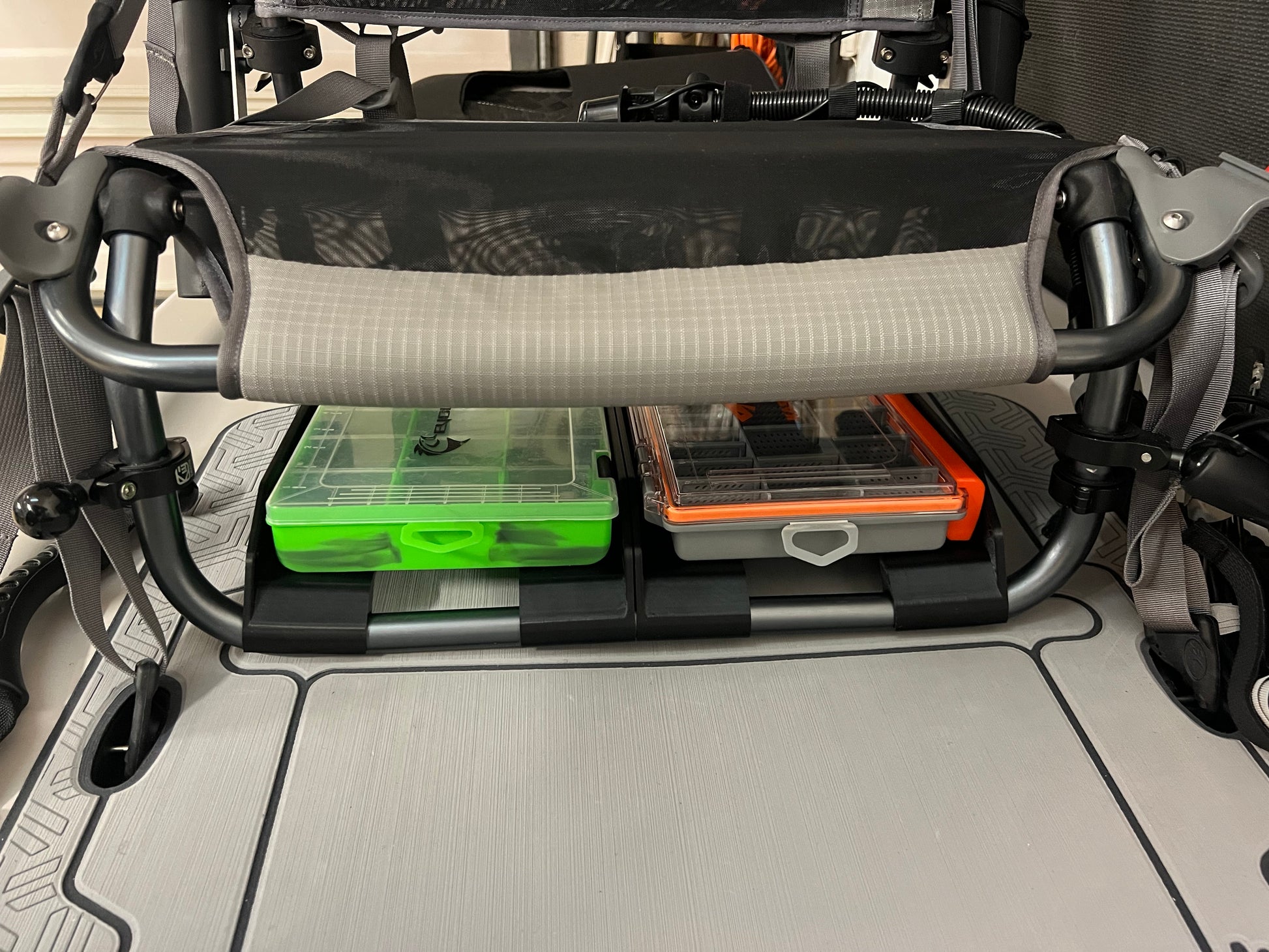 Double tray set from the front