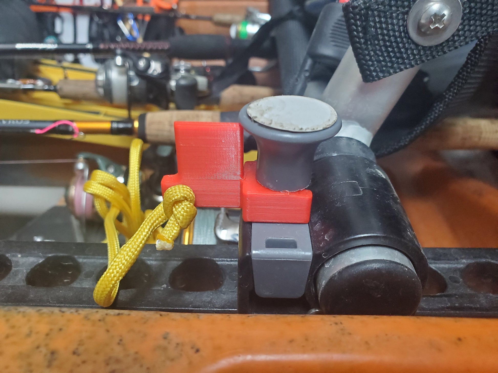 Photo of seat plunger clip installed holding the seat plunger up